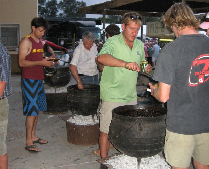 Close on 1000 hungry souls gather on Cradock Sports Grounds' fields to enjoy their heavily laden plateful of the Hansa Fish River Canoe Marathon's legendary Thursday night potjie.